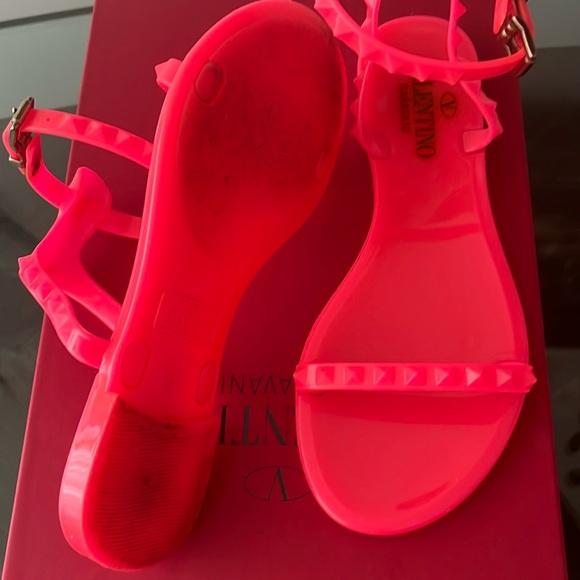 VALENTINO GARAVANI Hot Pink Jelly Sandals - Picture 9 of 13